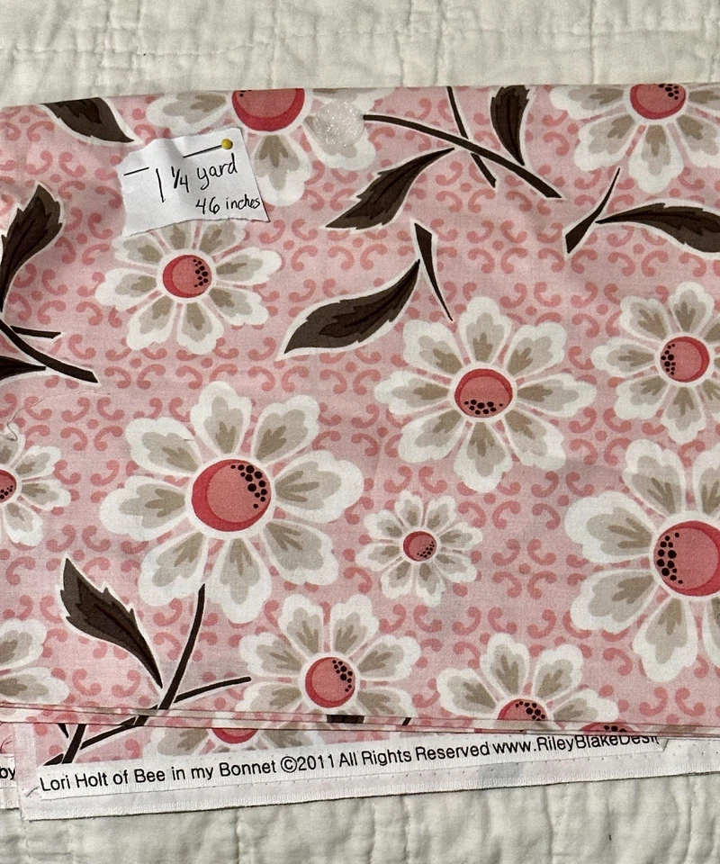 Lori Holt Bee in my Bonnet Fabric Riley Blake designs Pink DAISY 1 yard +9in - Image 1 of 4