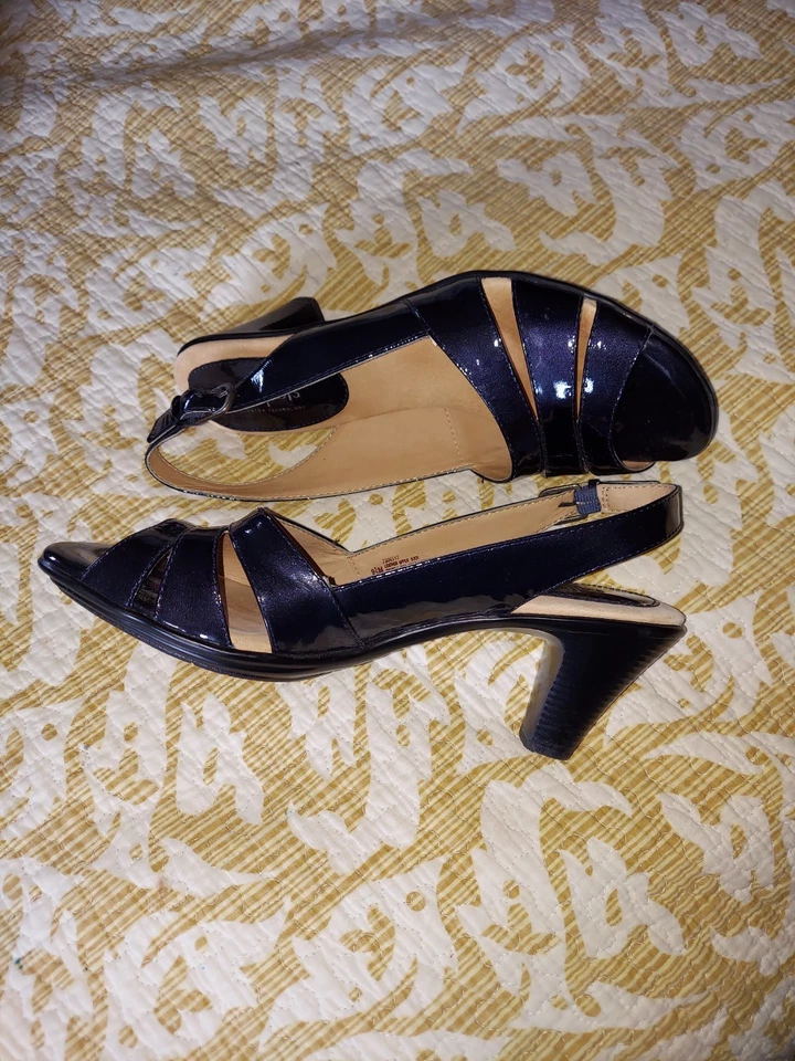 Soft Spots NAVY Women's Neima Patent Slingback Sandals Sz 9.5 M - New w/o box - Image 1 of 4