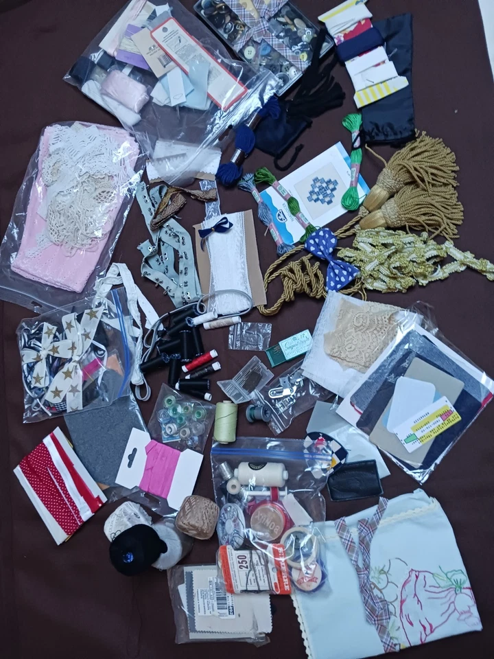 Lot mercerie, couture - loisirs créatifs  - Photo 1/4