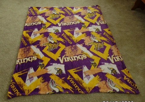 NEW Minnesota Vikings Plush Throw BLANKET 60" x 50"  Cathay Sports Cover