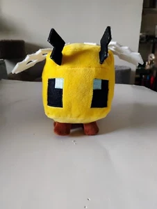 Minecraft bumble Bee.  Video Games. Bee.  Gamer. - Picture 1 of 5