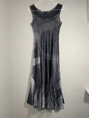 Vestido midi metálico sin mangas ajustado y acampanado Komarov talla S Foto 1 de 4
