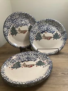 Set of 4 Tienshan Folkcraft Dinner Plates Cabin In The Snow Christmas Red Dot - Picture 1 of 4
