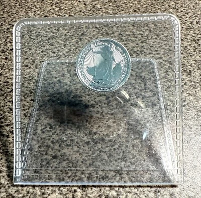 2025 S20P BRITANNIA 1/10 oz .999 FINE SILVER BULLION COIN - IN A PROTECTIVE FLIP - Image 1 of 3