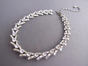COLLAR VINTAGE ART DECO TONO PLATA BAGUETTE ESTRÁS COLA DE ZORRO - Imagen 1 de 5