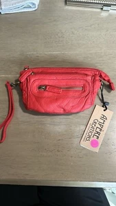 WOMEN'S CLUTCH BAG- -NWT- WEAR AS A CROSSBODY, WRISTLET OR CLUTCH- - Picture 1 of 5