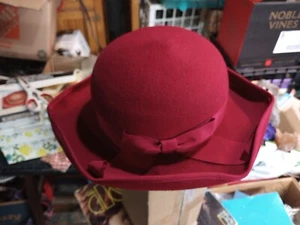 Vintage Laura Ashley 100% Wool Red Flapper Cloche Hat Gt Britain w/ Extras & Pin - Picture 1 of 11