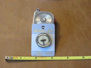 Seattle Washington lapel, hat, jacket pin - Picture 1 of 2