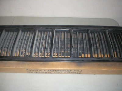 55034043 OEM Jeep Cherokee Semi-Gloss Black Radiator Grille 1991 - 96 - Image 1 of 4