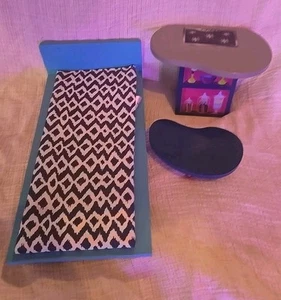 Barbie sized vintage wooden furniture brand Toys R Us Bed Stove Counter Table - Picture 1 of 9