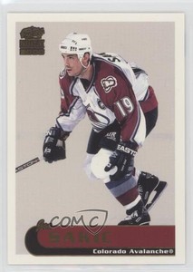 1999-00 Pacific Paramount Gold Joe Sakic #68 HOF