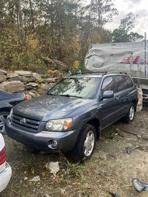 Console Front Floor Fits 04-07 HIGHLANDER 36729 - Image 1 of 4