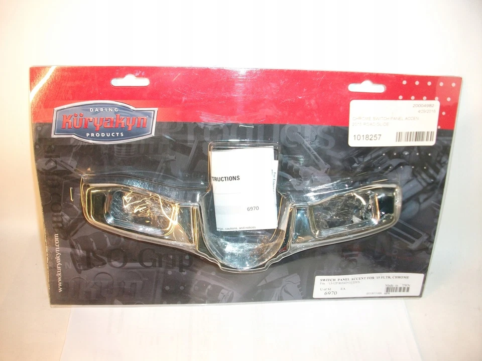 Kuryakyn 6970 Switch Panel Harley Road Glide 1 Piece - Image 1 of 1