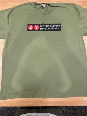 Camiseta Supreme X Zoo York Dynasty Negra Blanca Caqui Fucsia 4 Colores SS25 Foto 1 de 4