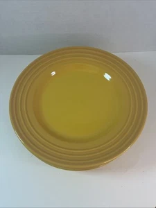 Le Creuset Dijon Yellow Retired Color 10” Salad Plate Discontinued Z - Picture 1 of 5