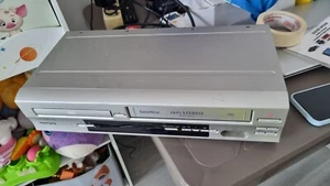 0098NN - Hitachi DV-PF3E Combo Videorecorder DVD Player - Bild 1 von 1
