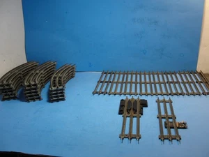 (27) Lionel 027 Gauge 3 Rail (8) Straight Tracks, (17) Curved Tracks, CTC Lockon - Picture 1 of 8