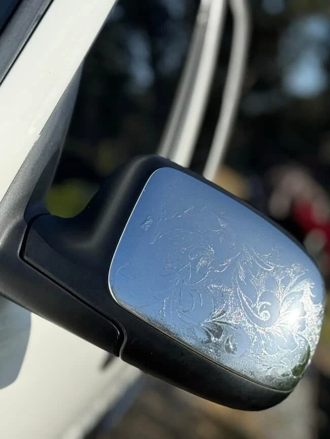 Tapas de espejos retrovisores grabadas para Chevy y GMC Foto 1 de 2