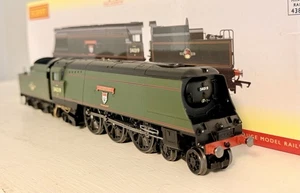 Hornby R3638 OO Gauge BR Green L/Crest 4-6-2 West Country Class 34019 Bideford - Picture 1 of 4