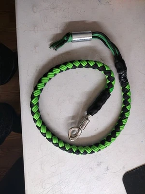 Látigo Get Back hecho a mano personalizado. Verde y negro. Nunca usado nuevo. Foto 1 de 3