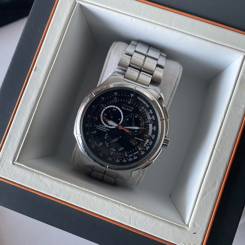 Reloj cronógrafo Citizen Eco-Drive para hombre Foto 1 de 4