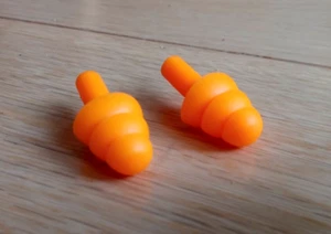 ONE PAIR OF SILICON EAR PLUGS - Picture 1 of 1