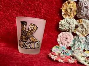 Missouri Frosted Shot Glass with Boots and State Information Show Me State - Picture 1 of 5