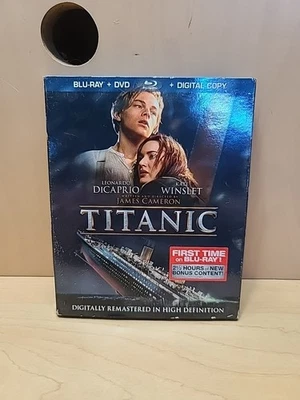 TITANIC 1997 OOP BLU-RAY/DVD w/SLIPCOVER PARAMOUNT PRINT LEONARDO DICAPRIO - Image 1 of 4