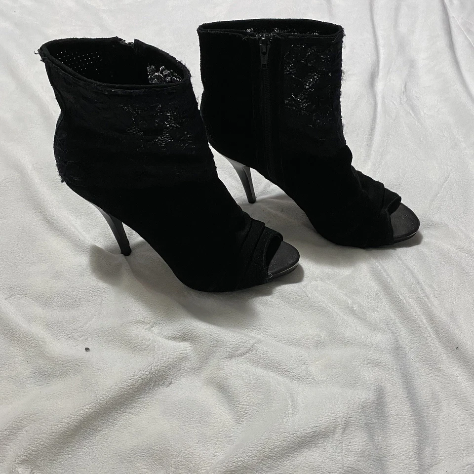 Fergie Blk Lace Overlay Leather Peep Toe Bootie Stiletto High Heel Womans Sz 9.5 - Image 1 of 4