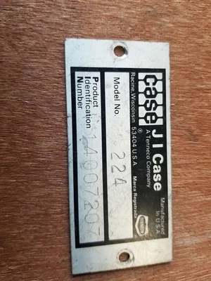 Placa de identificación para tractor de césped Case 224 cortacésped Ingersoll (114) Foto 1 de 2