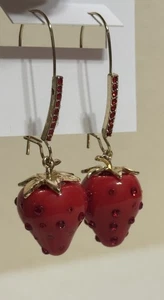 Betsey Johnson Erdbeere Ohrhänger mit roten Kristallen Neu mit Etikett - Bild 1 von 6