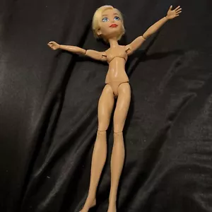 DC Super Hero Girls Super Girls muñeca desnuda pelo ha sido cortado - Imagen 1 de 4