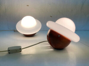 2 Tisch- oder Wandlampen 70er 80er Jahre Design UFO Lampe Glas Holz