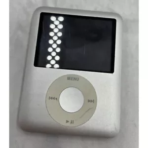 Apple iPod A1236 Silver 4GB 3rd Generation Model Parts or Repair AS-IS == - Picture 1 of 12