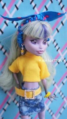 Monster High 80'S PARTY Outfit and Accessories - NO DOLL - Image 1 of 4