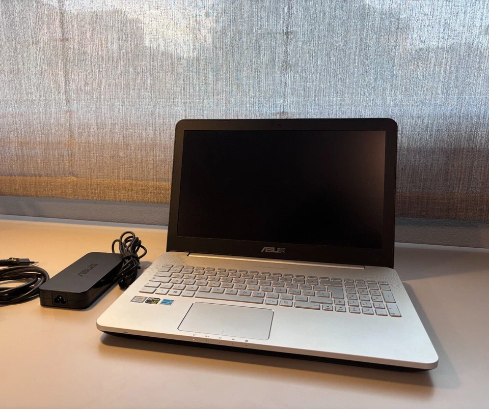 Asus Vivobook N552VW usato perfettamente funzionante.  - Immagine 1 di 4