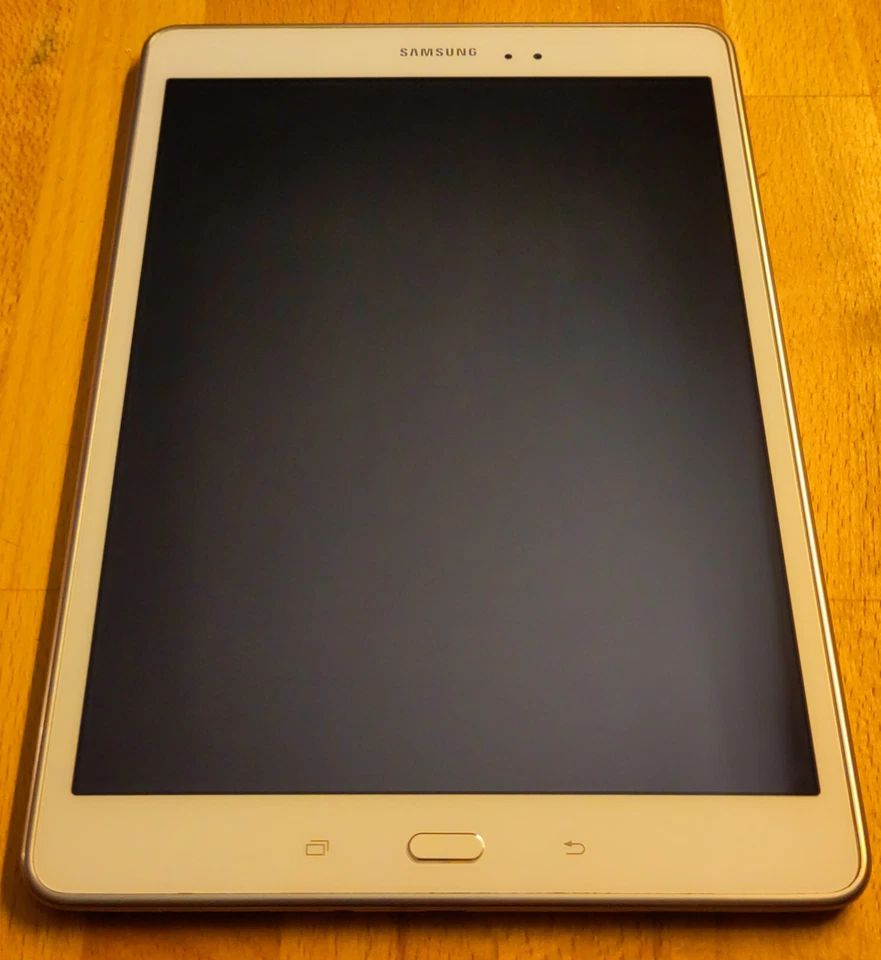 Samsung Galaxy Tab A SM-T550 16GB, WLAN, 24,6 cm (9,7 Zoll) - Weiß - Bild 1 von 4
