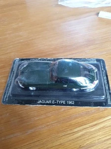 Jaguar E-Type 1962 von DeAgostini 1:43 in dunkelgrün - Diecast Modellauto versiegelt - Bild 1 von 8