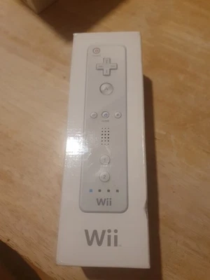 Nintendo wii controller official. - Image 1 of 4