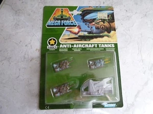 VINTAGE MEGA FORCE KENNER 1989 FLUGABWEHR PANZER MIT RAMPE BARRIKADE NEU - Bild 1 von 2