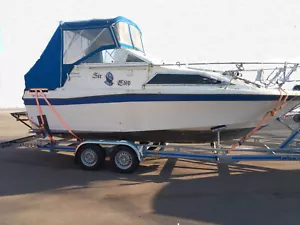 Motorboot Bayliner 2155 CS mit Trailer - Bild 1 von 15