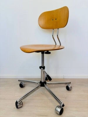 Silla de oficina Kovona de madera totalmente restaurada 1970 Z-371 Foto 1 de 4