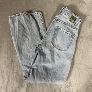 Empyre Jeans Womens 0 Tori Relax Fit Distressed Skater Embroidered Denim - Picture 1 of 8