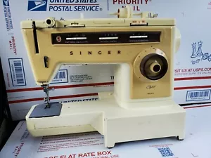 Vintage Singer 621B Sewing Machine. Untested. No power cord or foot pedal - Picture 1 of 11