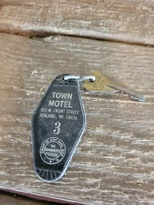 Vintage Town Motel Key Fob Room Ashland Wisconsin Room 3 Black - Picture 1 of 2