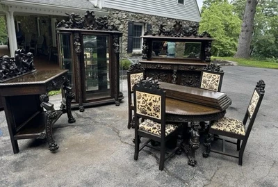 JUEGO COMEDOR DONCELLA 9 PIEZAS ROBLE TALLADO R. J. HORNER Foto 1 de 4