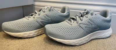 Nuevo en caja New Balance Para mujeres 520v8 Zapatos para Correr Tenis Azul W520LN8 Talla 8B $65 Foto 1 de 4