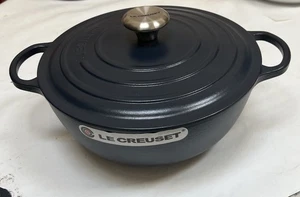 SELTEN NEU Le Creuset 4,5 Quart emaillierter Gusseisen Suppentopf matt marineblau 26 FRANKREICH - Bild 1 von 5