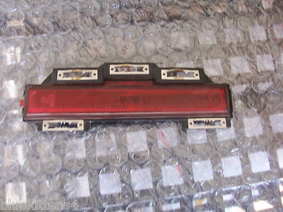 Luz marcadora de holgura trasera lado izquierdo Eldorado 1999 1997 1996 usada OEM 1995 2001 Foto 1 de 4