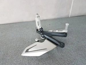 PEDANA ANTERIORE SINISTRA TRIUMPH DAYTONA 675 2013 2015  - Picture 1 of 3